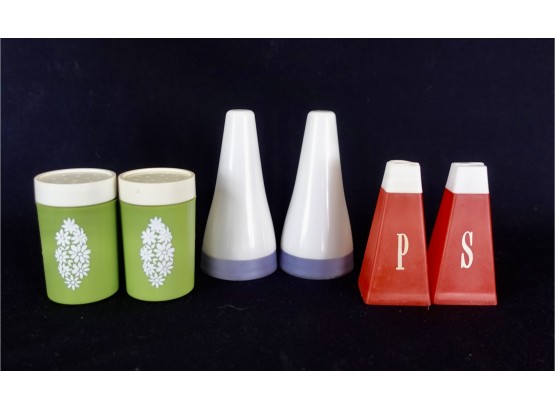 3 Pairs Of Vintage Plastic Salt/pepper Shakers