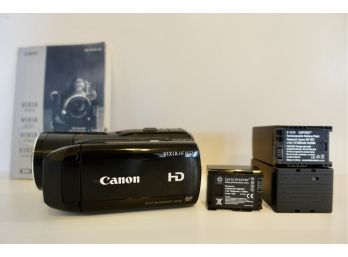Canon Vixia HFM32 Digital Video Recorder With 64 GB Card