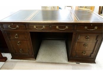 Lovely Leather Top Executive Desk