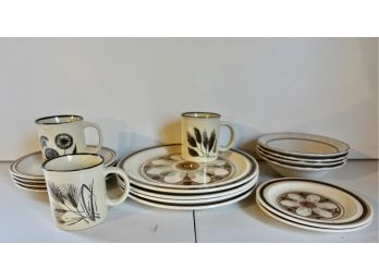 Vintage 1970s Dinnerware & Mugs