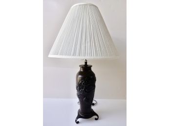 Exquisite Vintage Tyndale Cosco Asian Style Lamp With Curved Feet