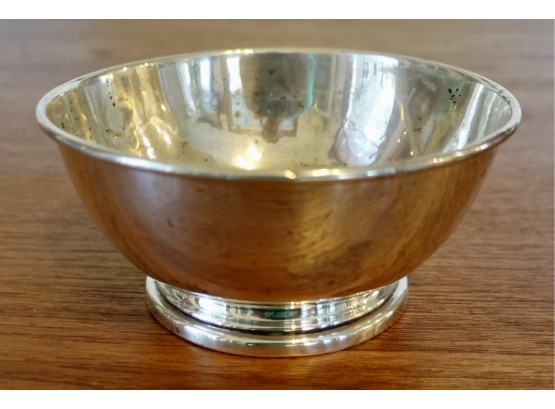 Sterling Footed Bowl Marked 'W Sterling P24', 124g.
