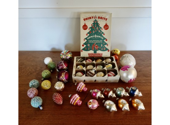 Vintage Shiney Brite And Other Glass Chrismas Ornaments In Shiny Brite Box