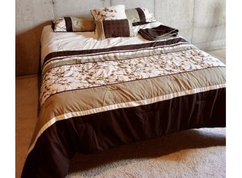 Asian Style Queen Comforter With Pillows And Shams In Green And Brown