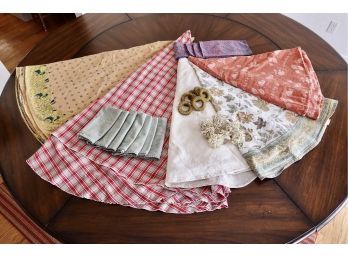 Round Table Linens, Napkins, And Napkin Rings