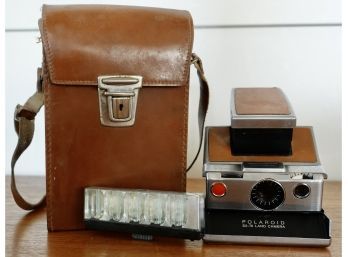 VIntage Polaroid SX-70 Land Camera With Leather Case