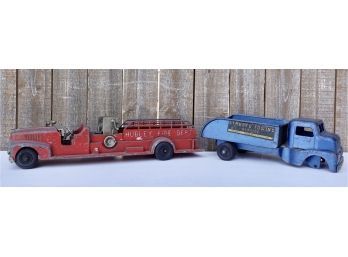 Vintage Die Cast Hubley No. 520 Fire Truck & Structo Tow Truck