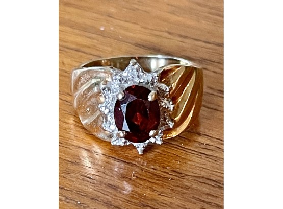 Size 5 10k Gold Cocktail Ring With Garnet And Small Diamonds