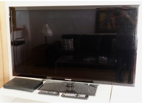 Samsung 46' Television & Bluray Player & Remotes