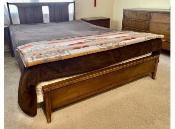 Broyhill Saga Bed Frame (mattress Not Included