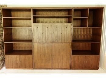 Mid Century Wall Unit In The Style Of Broyhill Saga, Middle Section