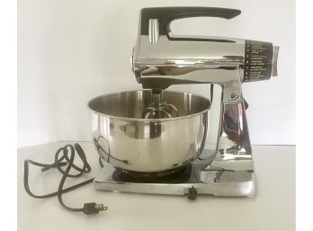 Vintage SunBeam Mixmaster In Chrome In Great Condition