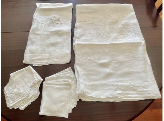 2 Vintage Embroidered Tablecloths With Coordinating Napkins