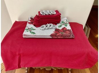 Tablecloth, 12 Placemats, 12 Napkins, 8 Napkin Rings