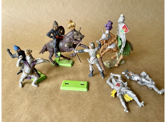 Assorted Medieval Knights And Horses Figurines