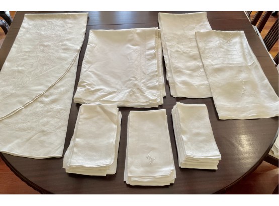 Large Assortment Of Vintage Table Cloths And Napkins