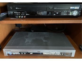 Samsung DVD, CD, MP3, CD-RW Player With Panasonic DVD/VHS Player