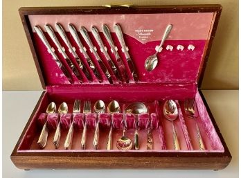 Reed & Barton Flatware For 8 In Box With Serving Pieces