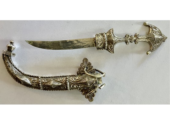 Vintage Small Moroccan Dagger In Scabbard With Ram Head Hallmark Indicating 800 Silver