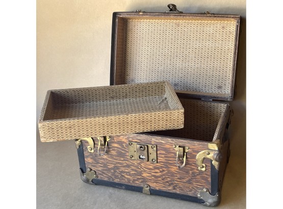 Adorable Vintage Doll Size Steamer Trunk With Tray