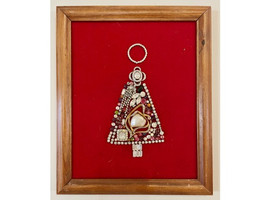 Cute Christmas Tree Made From Vintage Jewelry