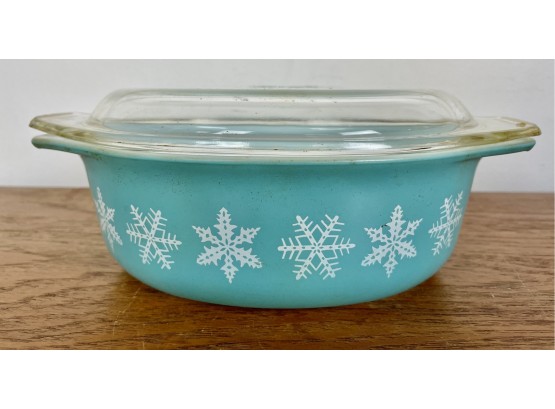 Turquoise Snowflake Pyrex Casserole With Lid
