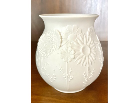 Mid Century Kaiser Porcelain Vase, #497