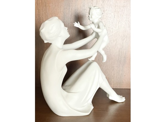Kaiser Porcelain, Mother & Child, #398