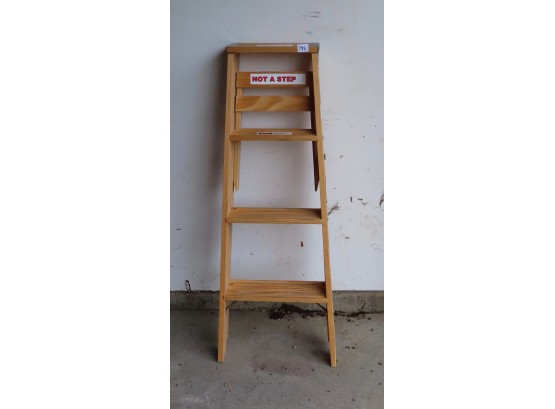 Wood Step Ladder, 45' When Opened