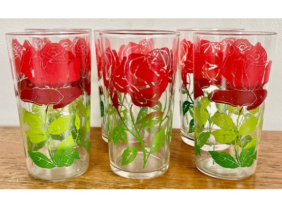 Adorable Vintage Tumblers With Floral Print