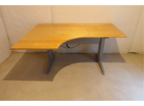 Modern Wood Work Desk Appears To Raise But Not Tested