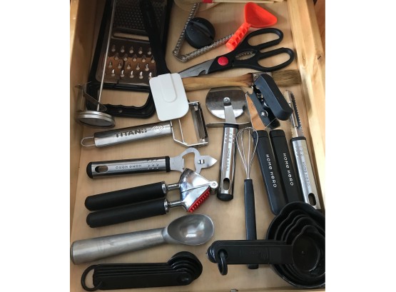 Assorted Kitche Utensils & Tools