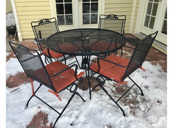 Nice Outdoor Patio Table, 4 Chairs, & Cushions