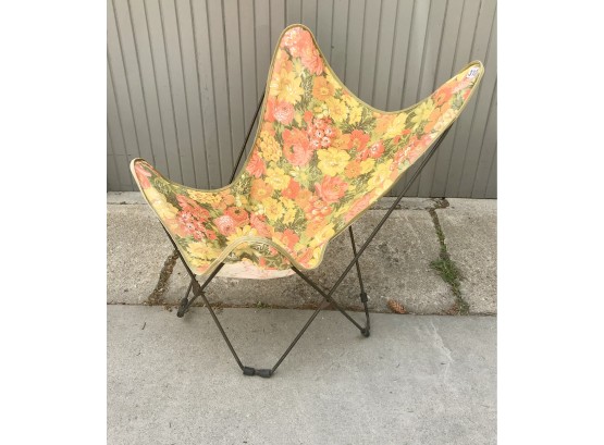 Super Fun Mid Century Folding Butterfly Chair In Floral