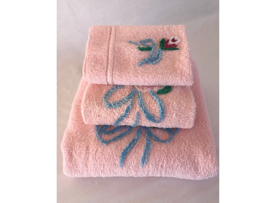 Vintage Pink Towel Set