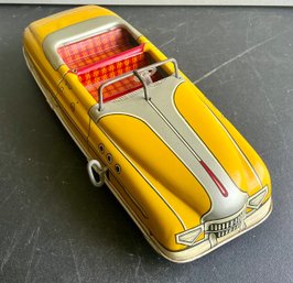 290. 1950'S MARX YELLOW TIN LITHO WIND UP TIN CONVERTIBLE D-6581 CAR 12' LONG- WE CAN SHIP!