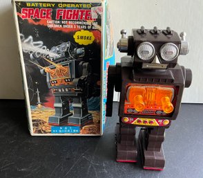 HORIKAWA JAPAN ROBOT SPACE FIGHTER VINTAGE SPACE TOY- WE CAN SHIP!