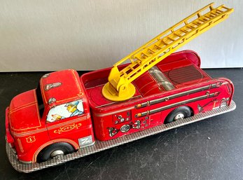 1950s LOUIS MARX K14' TIN LITHOGRAPHED LADDER FIRE TRUCK WITH FRICTION DRIVE!- WE CAN SHIP!