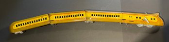 MARX UNION PACIFIC WIND-UP M-10000 YELLOW US MAIL LOCOMOTIVE WITH KEY AND 3 COACH CARS- READ! - WE CAN SHIP!