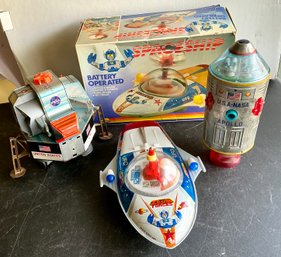 3 SPACE SHIPS- LOT OF AS FOUND TOYS- WE CAN SHIP!