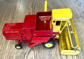 SPERRY RAND NEW HOLLAND 10' DIE CAST TOY COMBINE TRACTOR- WE CAN SHIP!