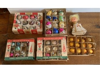 VINTAGE CHRISTMAS ORNAMENTS & JAPAN TREE TOPPER