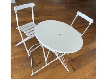 WHITE METAL & WOOD ROUND TABLE & 2 CHAIRS BISTRO SET