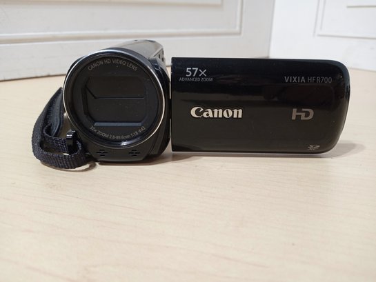 A Canon Brand, 57x Advanced Zoom Vixia HFR700 Video Camera Works  With Charger