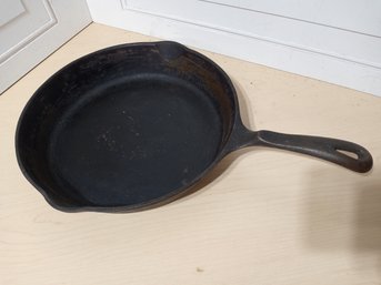 Wagner's 11 3/4' Cast Iron Skillet