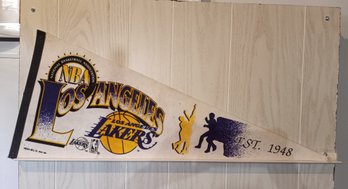 1 Vintage Felt, Full Size, NBA, Los Angeles Lakers Pennant