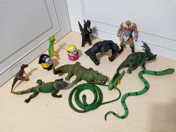 An Assortment Of Toys. See Pictures For Contents Of The Lot