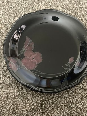 Mikasa Rondo Black Floral Dinner Plates