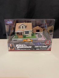 Jada Fast & Furious Nano: Toretto House Diorama Set With 2 Cars & Accessories