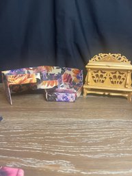 2 Jewelry Holders